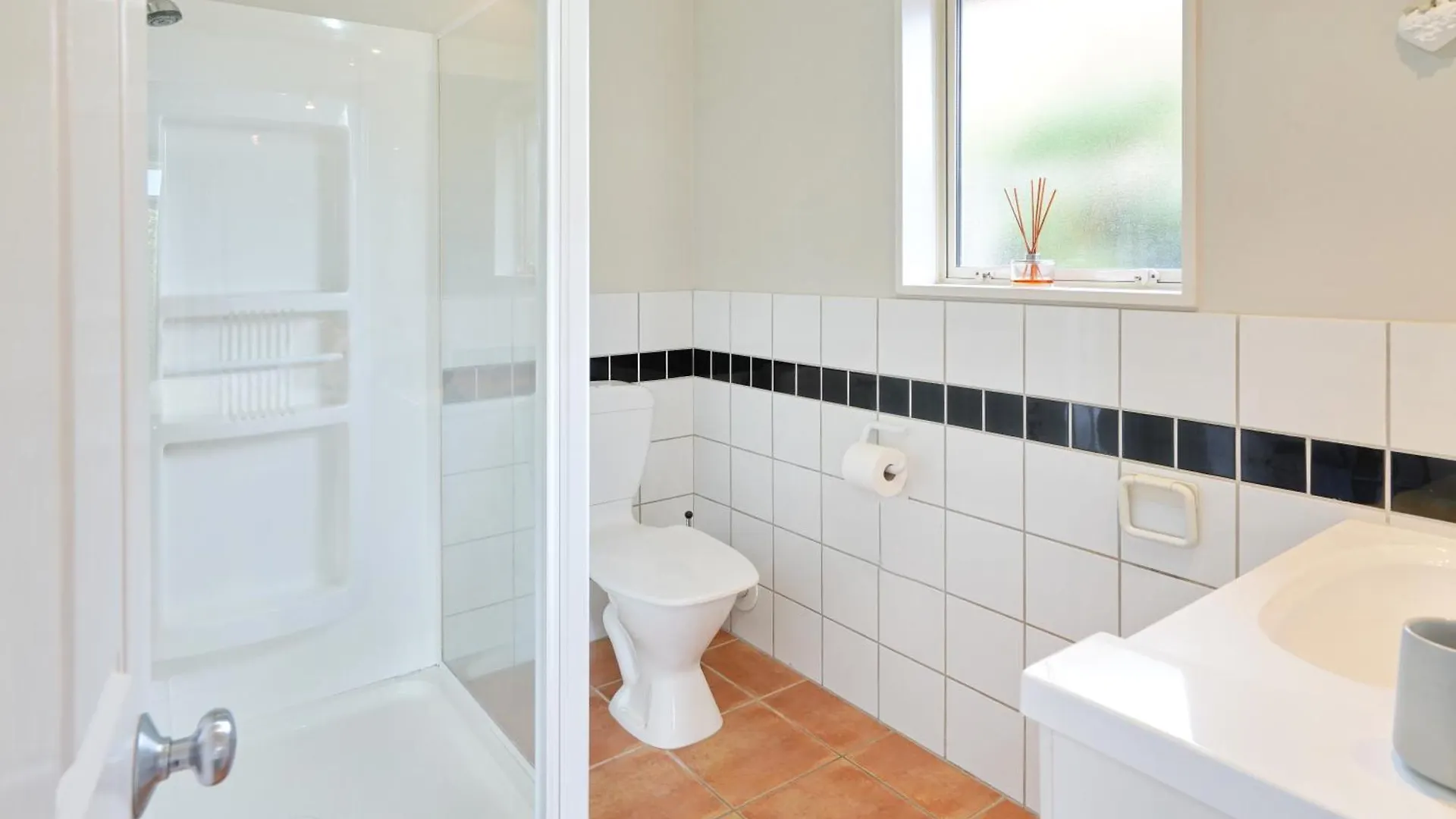Villa Sunny Garden Retreat - 3-Br Home Near Mall, City & Airport Christchurch