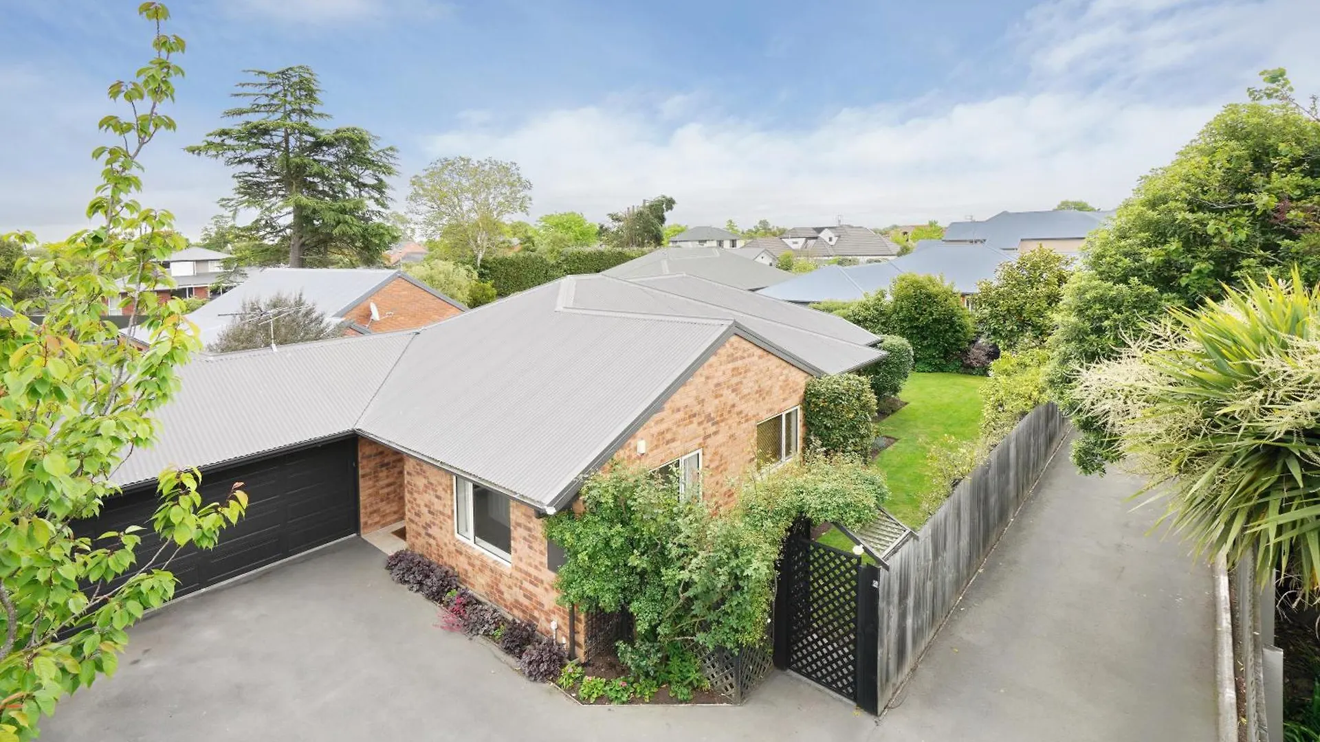 Sunny Garden Retreat - 3-Br Home Near Mall, City & Airport Christchurch