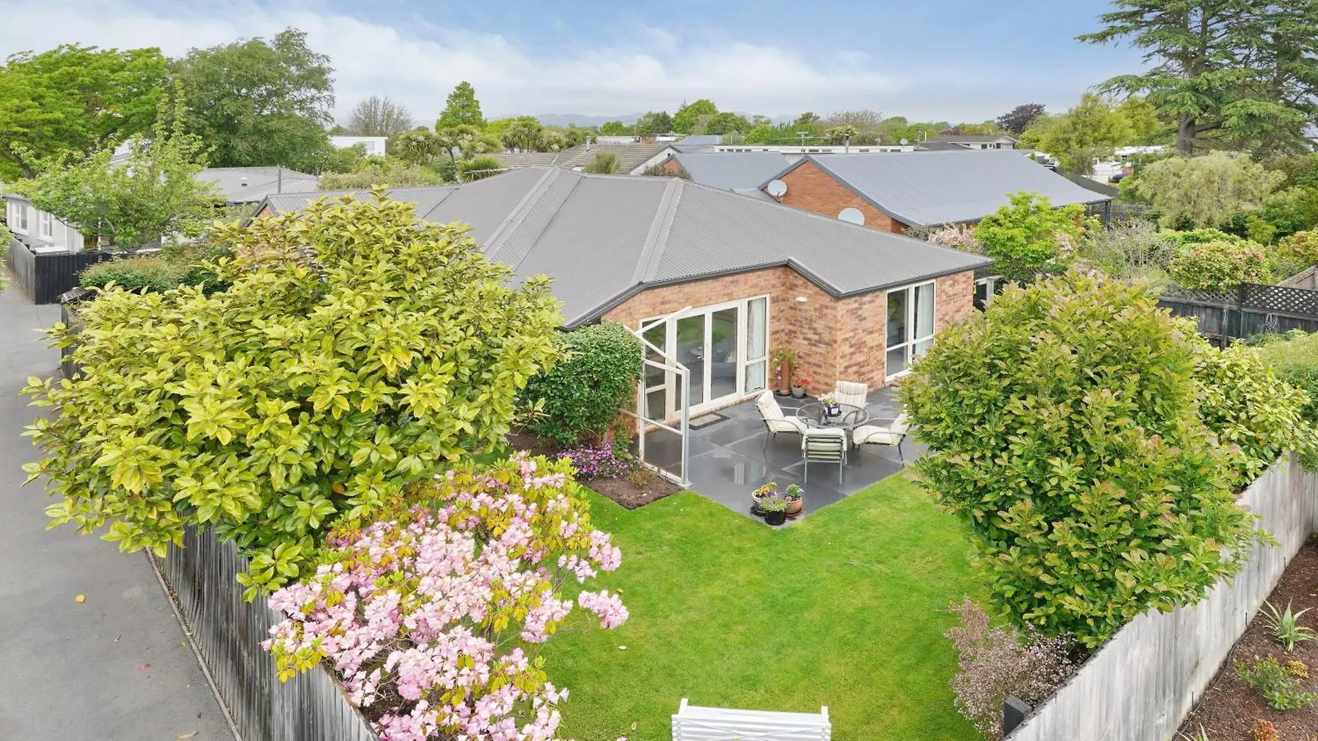 Sunny Garden Retreat - 3-Br Home Near Mall, City & Airport Christchurch Villa
