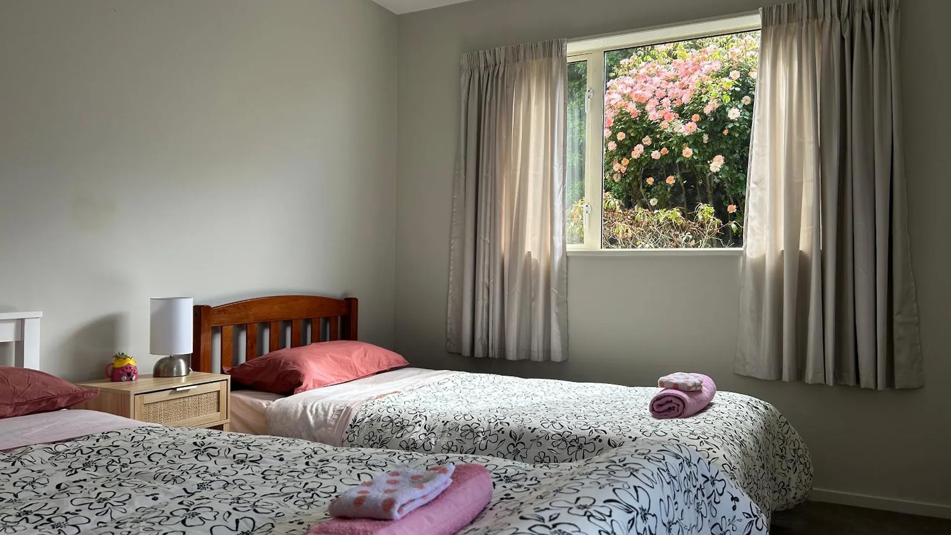 Sunny Garden Retreat - 3-Br Home Near Mall, City & Airport Κράισττσερτς Βίλα